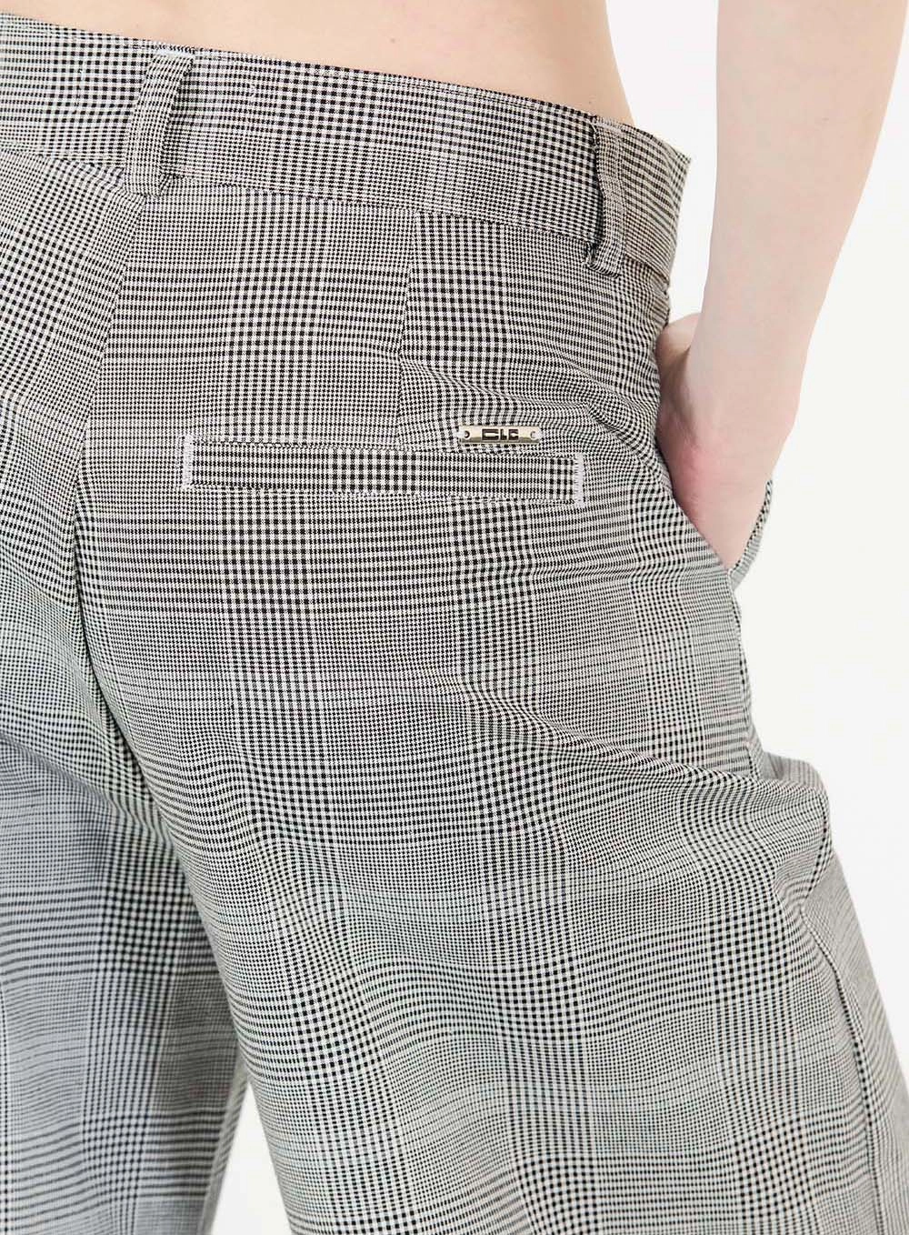 Calça Alfaiataria Solta Xadrez Estampados 5