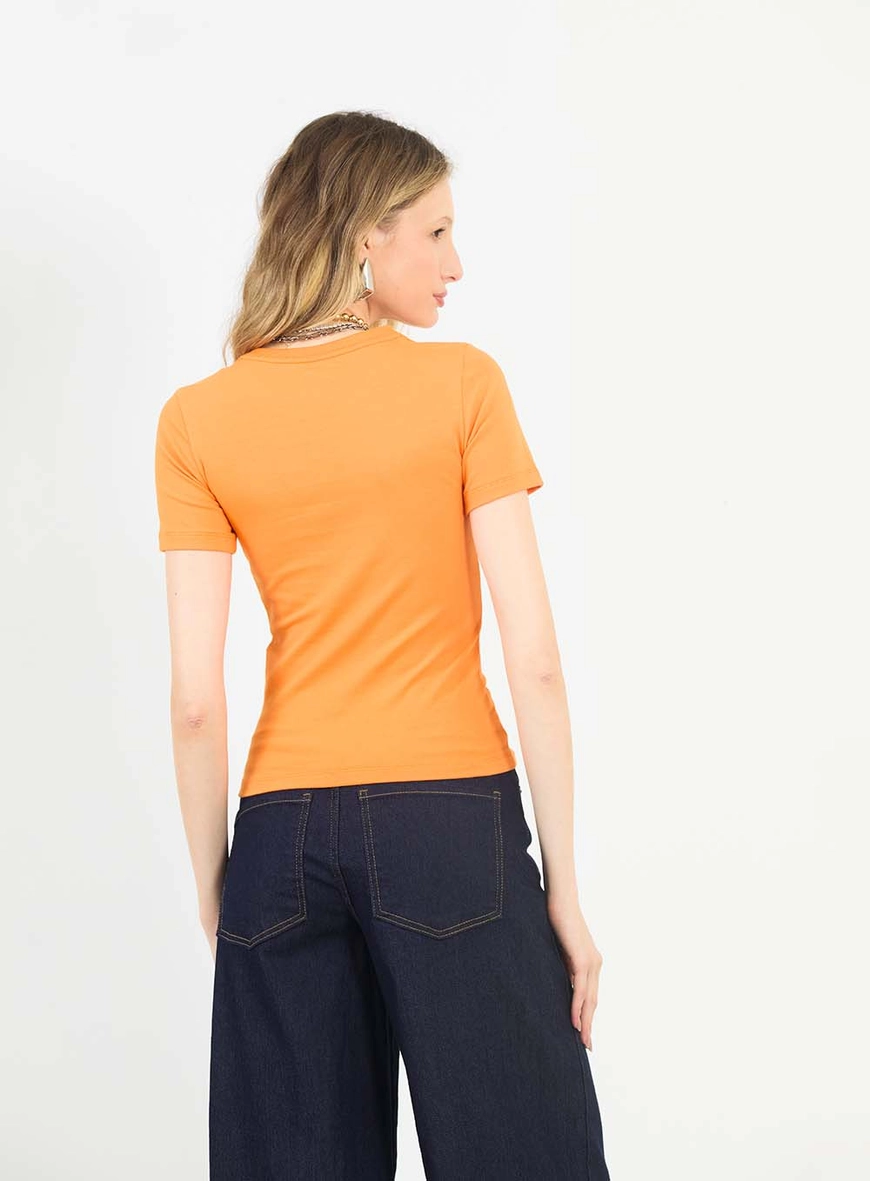 Camiseta Baby Look Com Detalhe Termocolante Laranja 2
