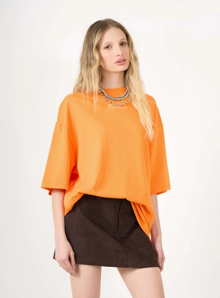 Camiseta Básica Super Oversized Com Detalhe