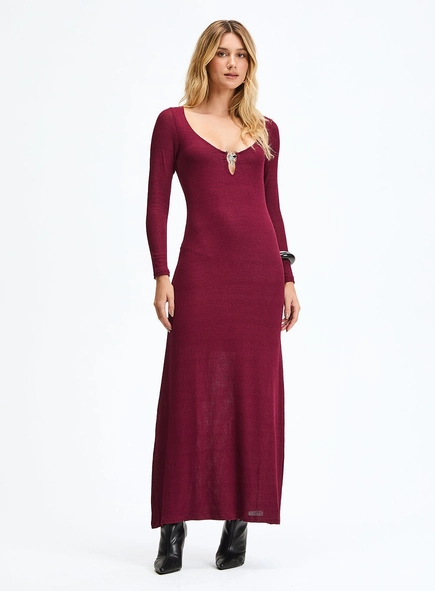 Vestido Longo Evasê Com Decote Arredondado