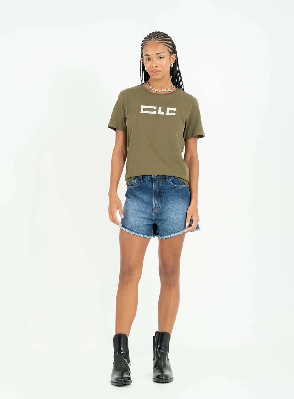 Camiseta Básica Regular Com Detalhe Emboss Verde 3