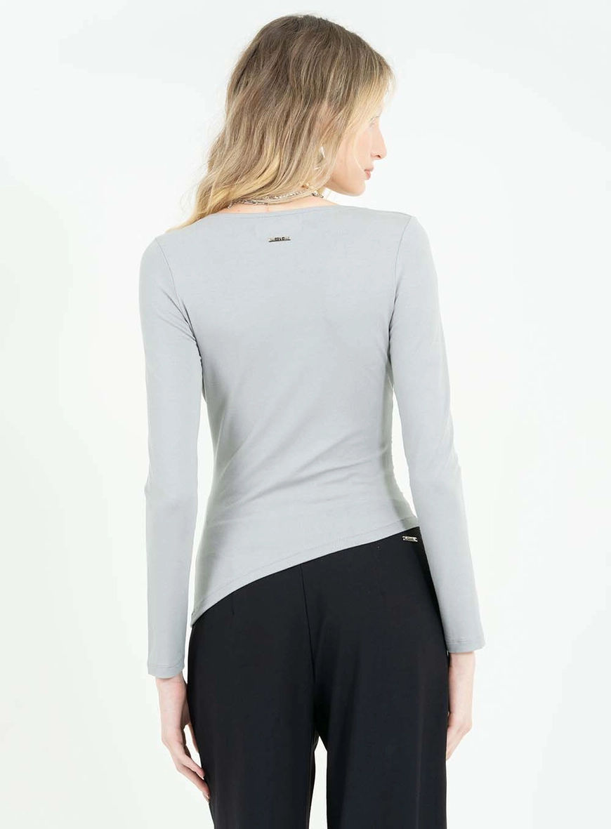 Blusa Assimétrica Small Com Decote V Cinza 2