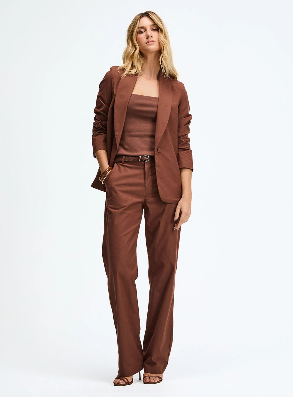 Blazer Comfort Sem Detalhes Marrom 5