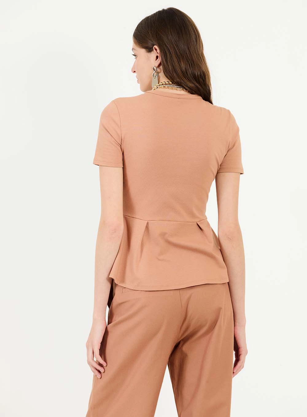 Blusa Slim Peplum Manga Curta Marrom 2