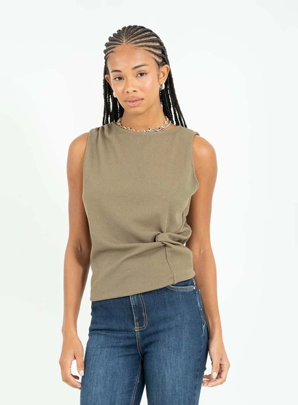 Blusa Assimétrica Slim Com Torção