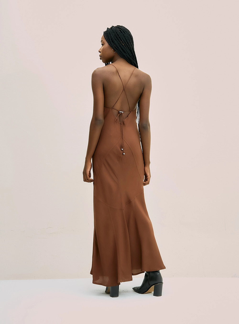 Vestido Longo Com Aplicações Marrom 3