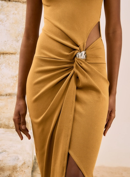 Vestido Midi Cut Out