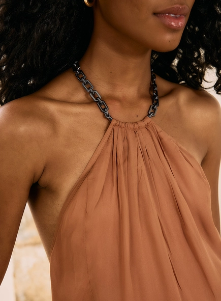 Vestido Curto Halter Neck Com Corrente