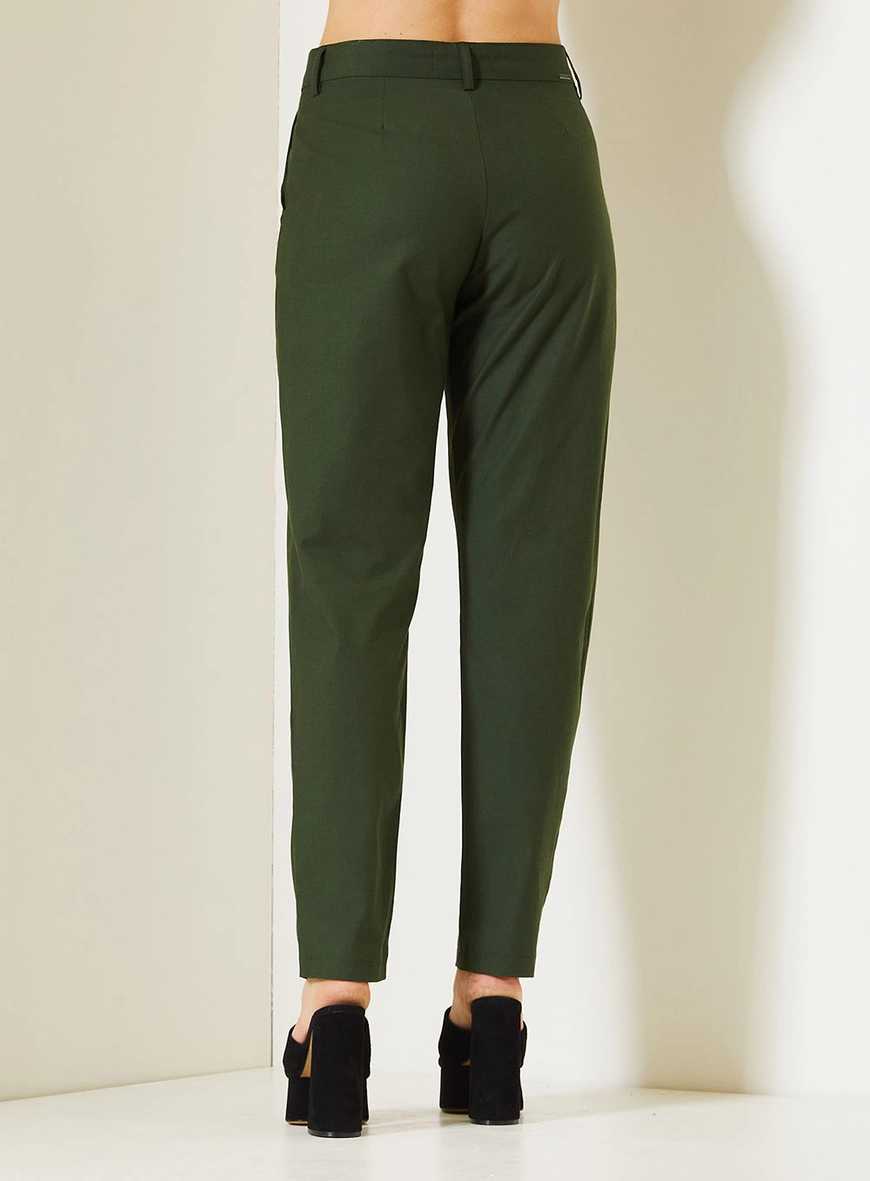 Calça Feminina Alfaiataria Com Cintura Média Verde 4