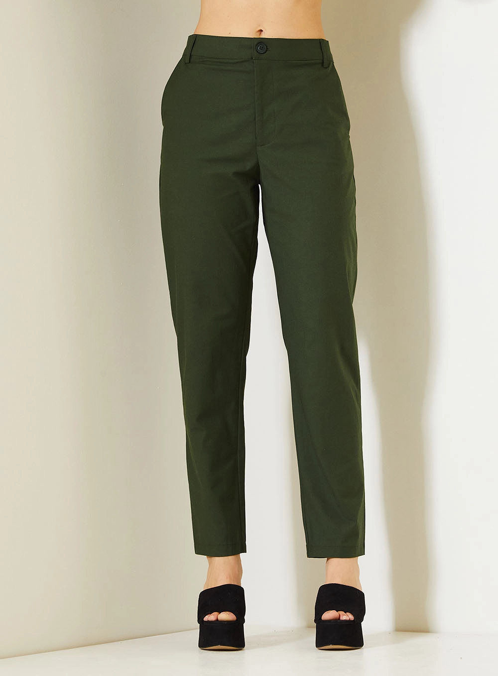 Calça Feminina Alfaiataria Com Cintura Média Verde 2