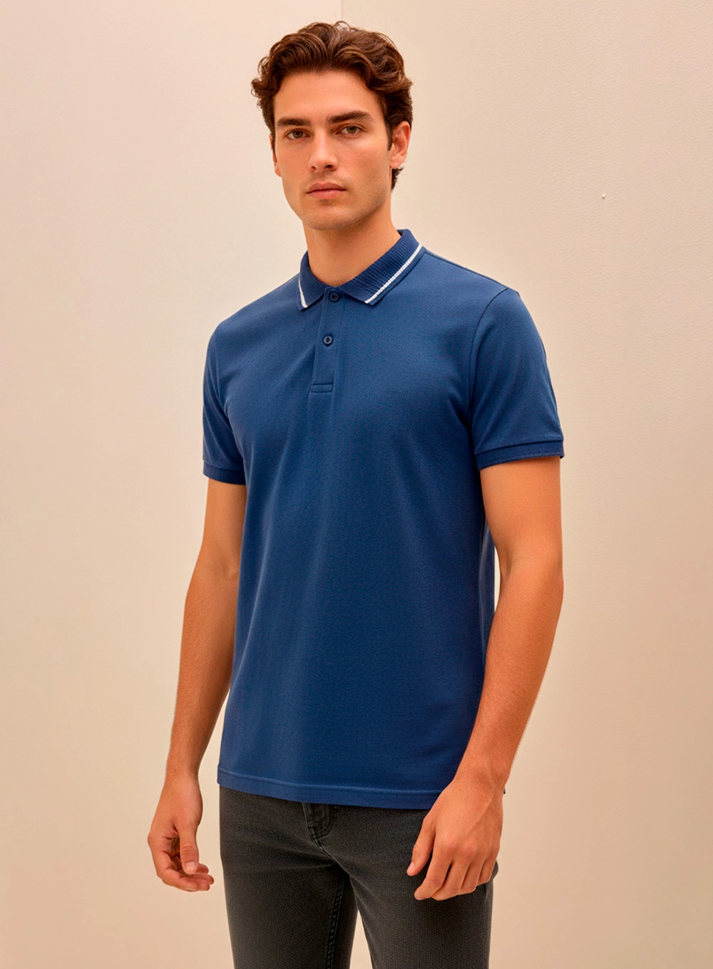 Polo Masculina Fit Com Gola Contrastante Azul 1