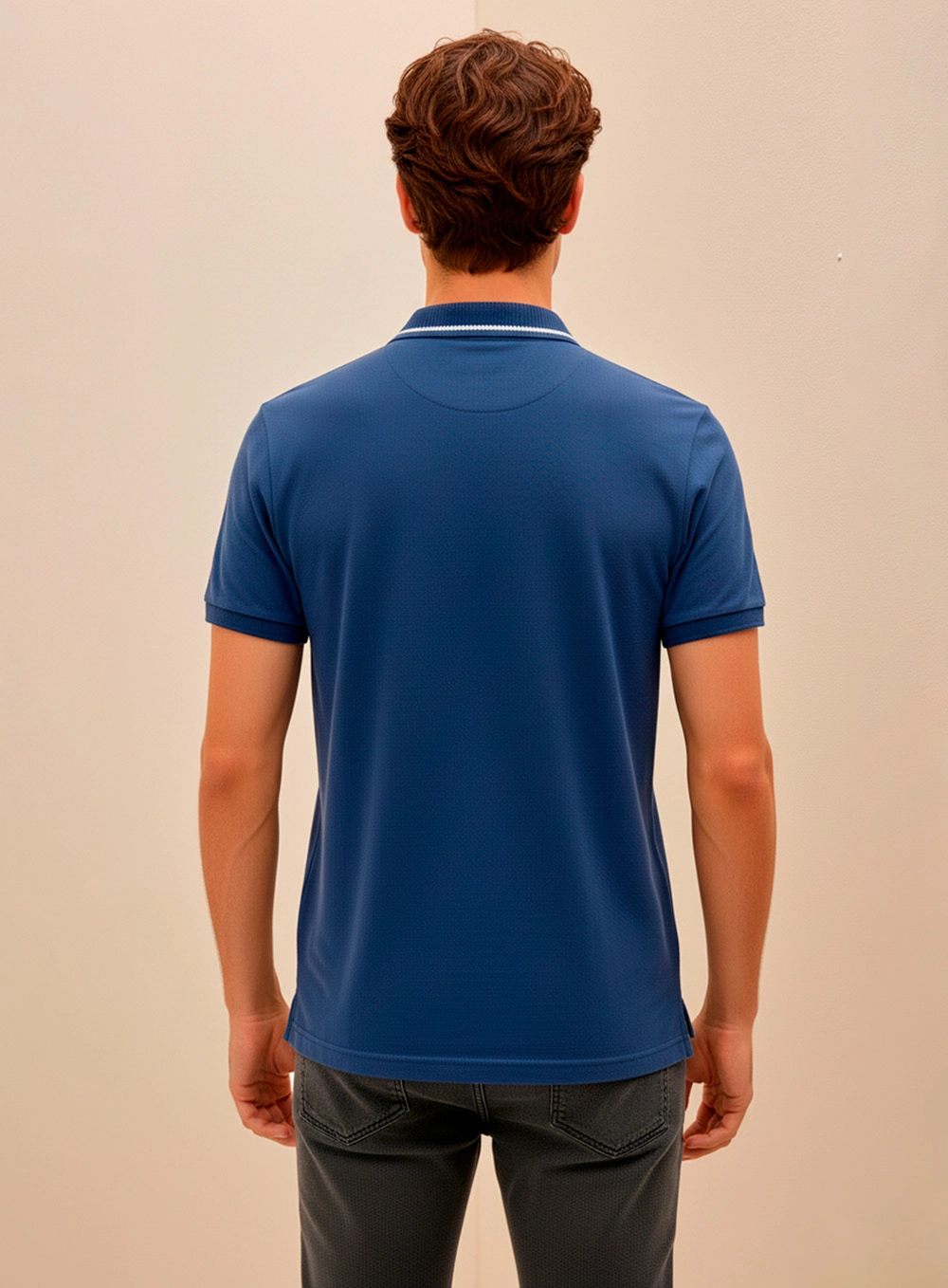 Polo Masculina Fit Com Gola Contrastante Azul 2