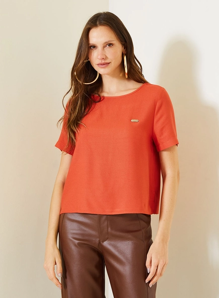 Camiseta Feminina Comfort Com Decote Redondo