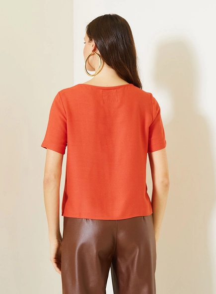 Camiseta Feminina Comfort Com Decote Redondo