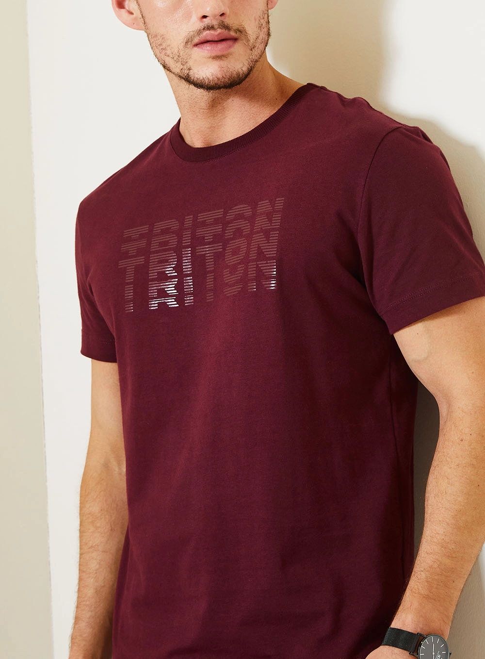 Camiseta Fit De Malha Com Estampa Em Sobreposição Bordô 4