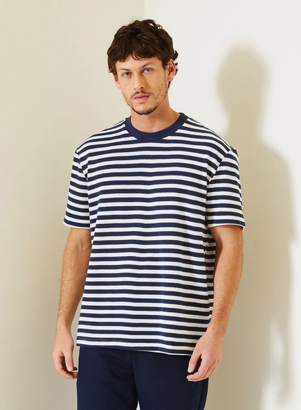 Camiseta Relaxed Estampada Com Gola Ribana