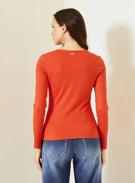 Blusa Slim De Malha Com Recorte Assimétrico