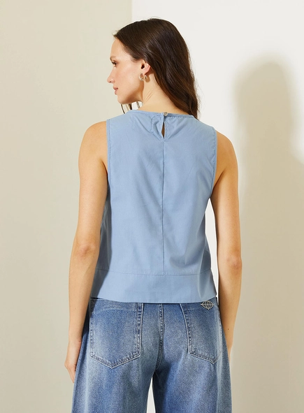 Blusa Reta De Alfaiataria Com Barra Transpassada