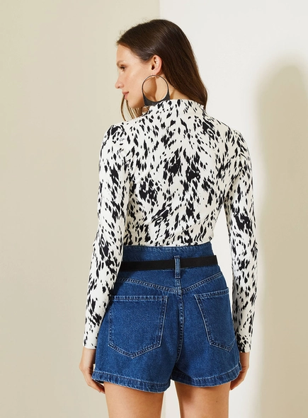Blusa Comfort Estampada Com Gola Alta