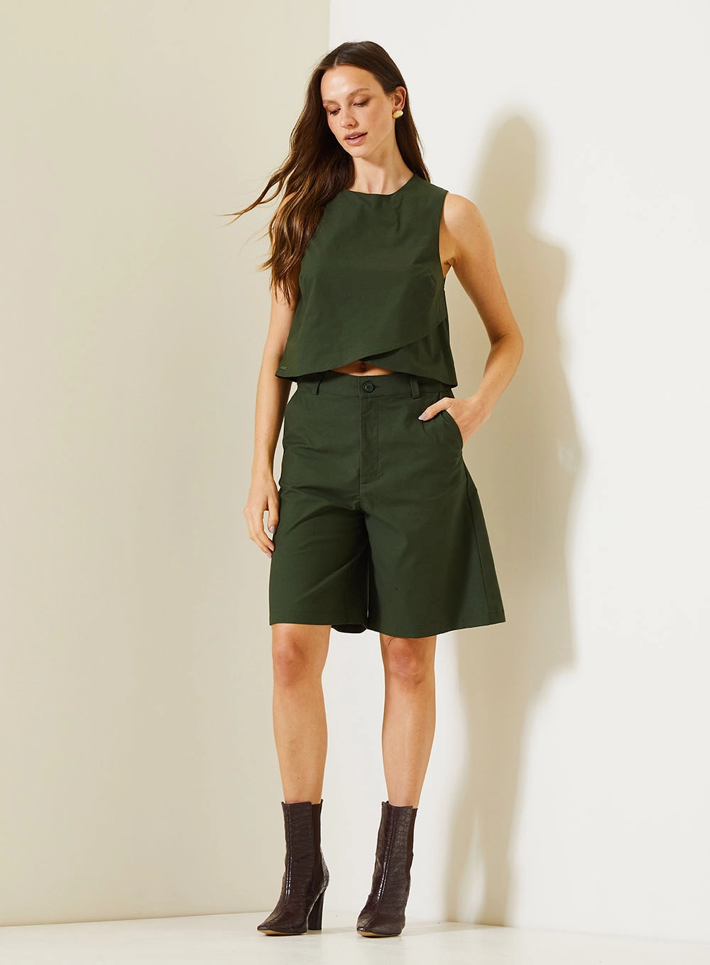 Blusa Comfort Com Camada Assimétrica Sobreposta Verde 4