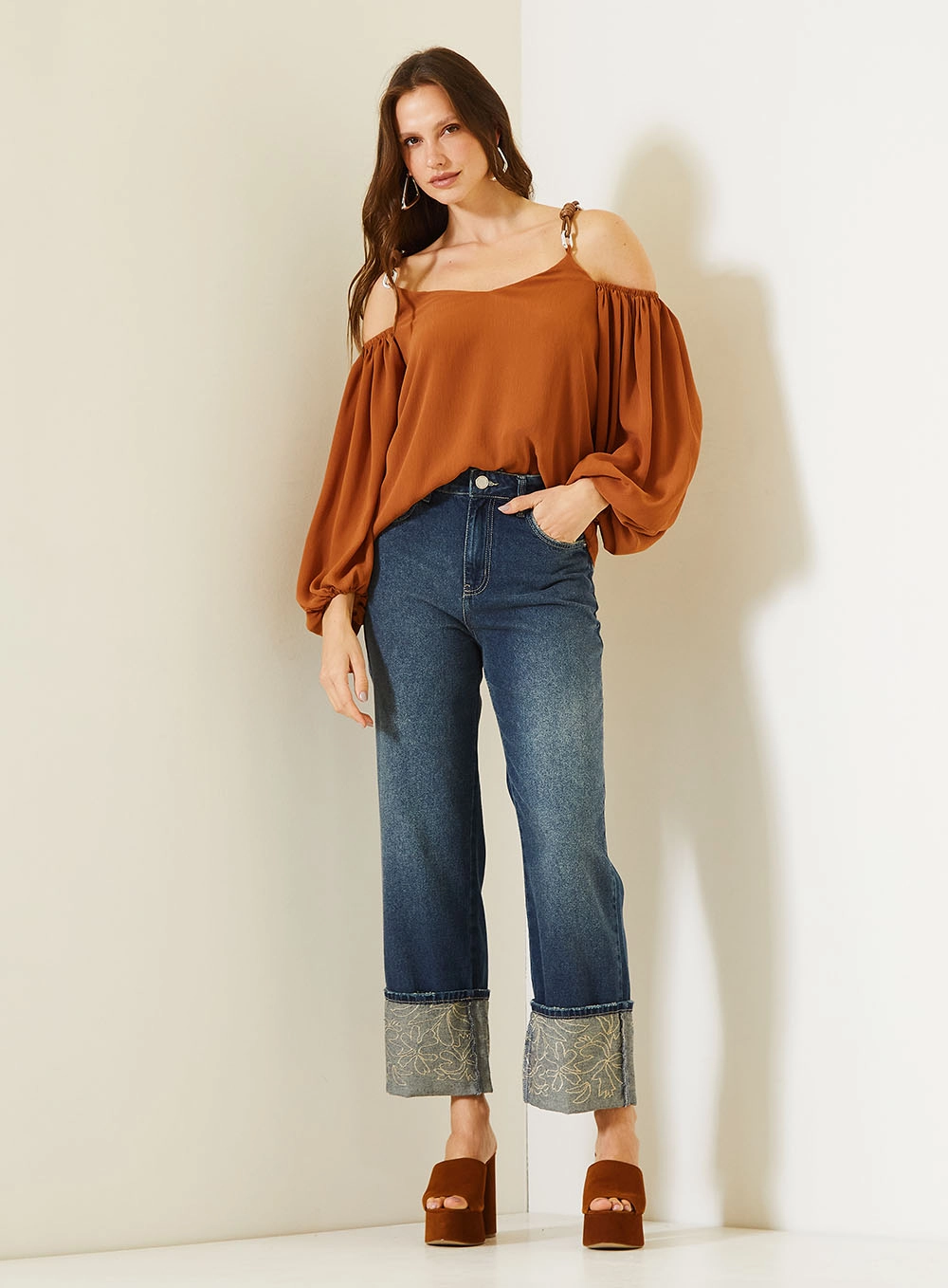 Blusa Comfort Com Manga Bufante E Alças Finas Marrom 3
