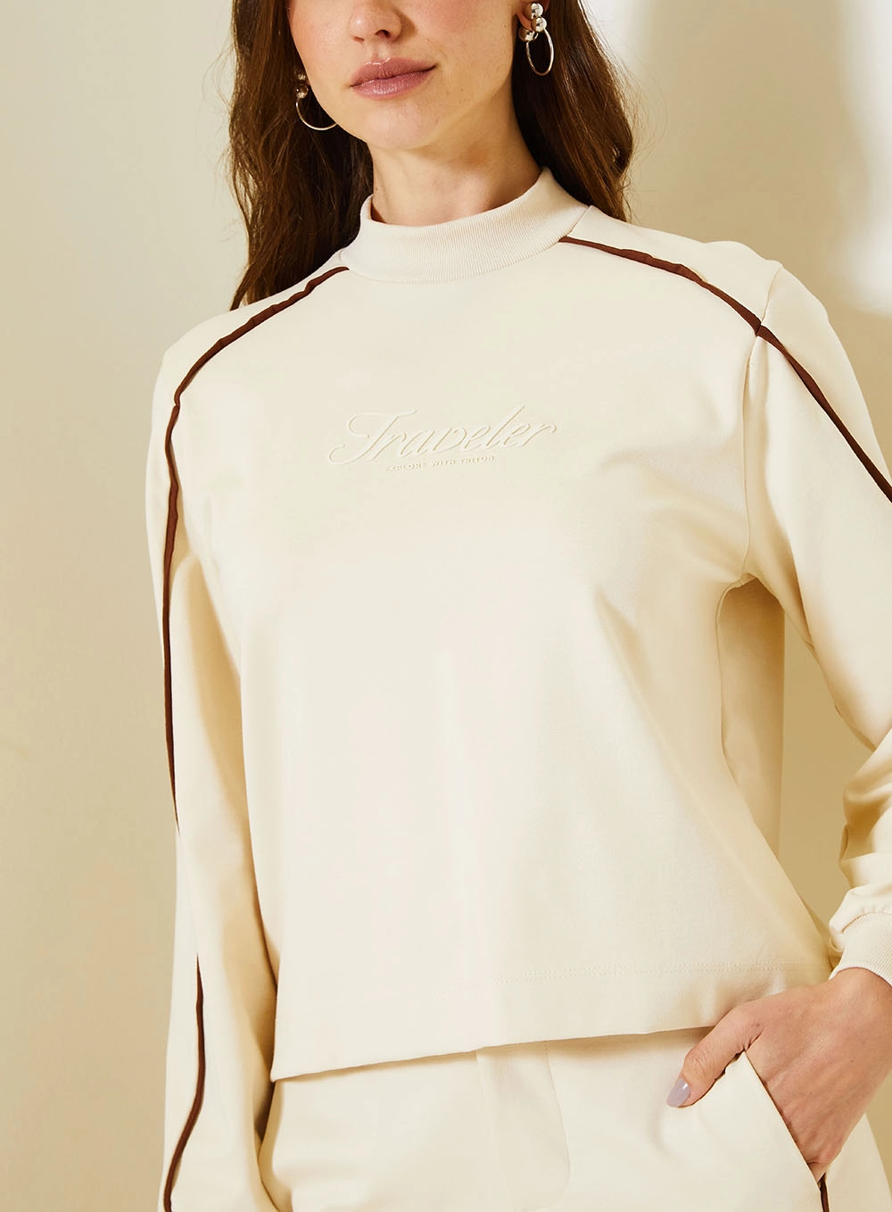 Blusão Comfort Com Linha Raglan E Gola Alta Reta Estampados 4