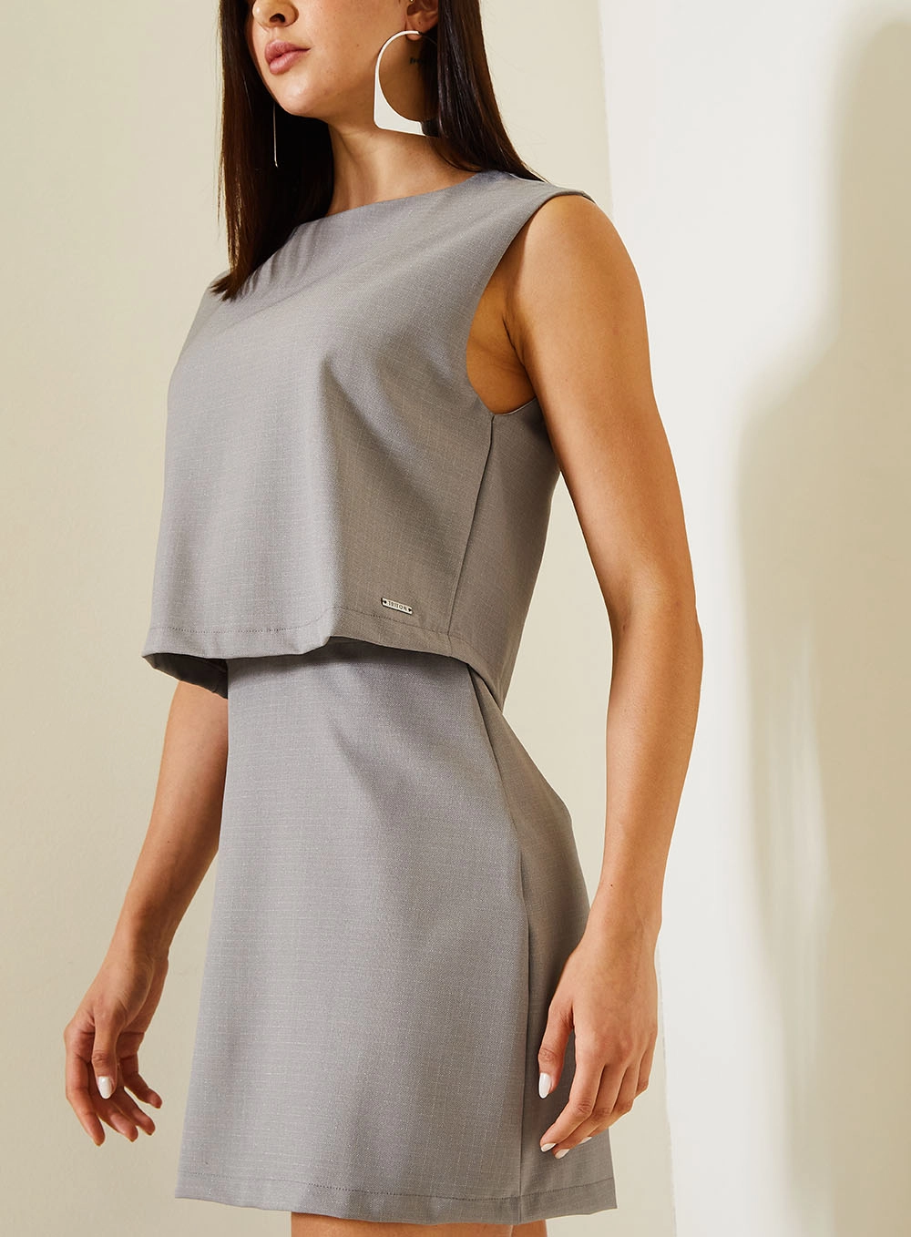 Vestido Curto Comfort Com Sobreposição Frontal Cinza 3