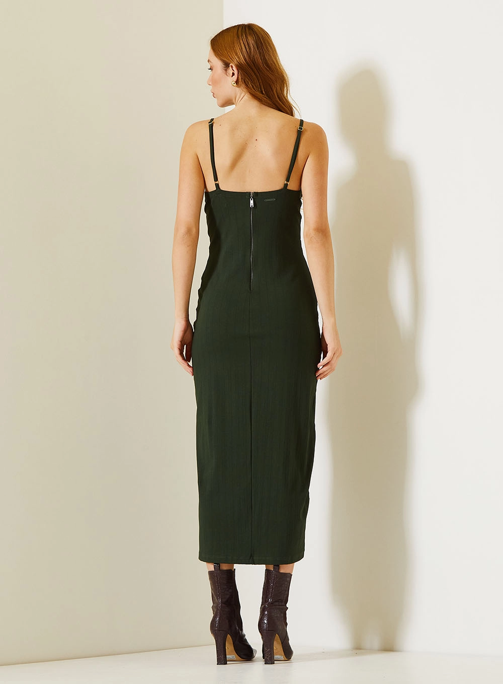 Vestido Midi Com Decote Profundo E Fenda Lateral Verde 4