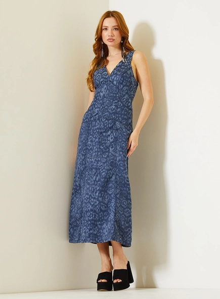 Vestido Jeans Estampado Com Decote V