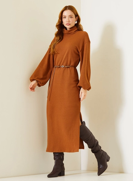 Vestido Midi Comfort Com Gola Alta E Mangas Amplas