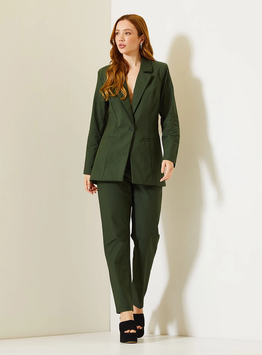 Blazer Feminino De Alfaiataria Acinturado Verde 3