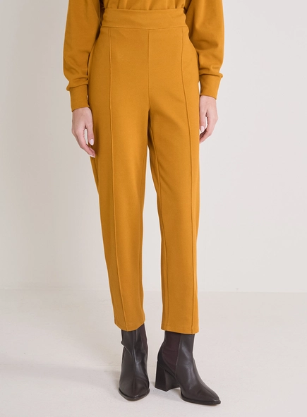 Calça Cenoura De Cintura Alta Com Nervura