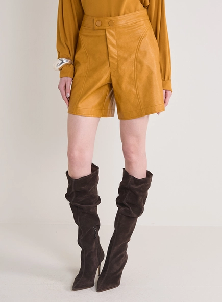 Short Reto Pu