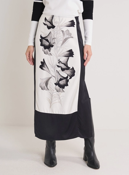 Saia Midi Estampada Com Fenda Lateral