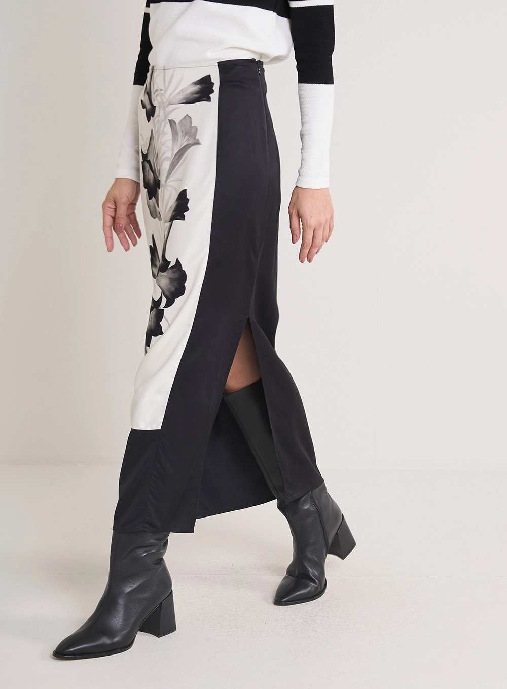 Saia Midi Estampada Com Fenda Lateral Estampados 3