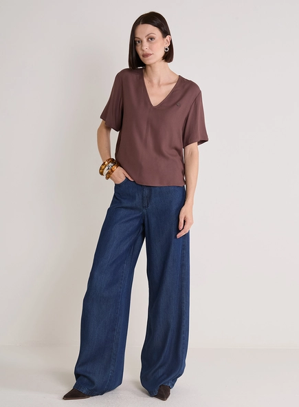 Camiseta Feminina Reta Com Decote V