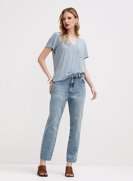 Camiseta Feminina Básica Com Decote V