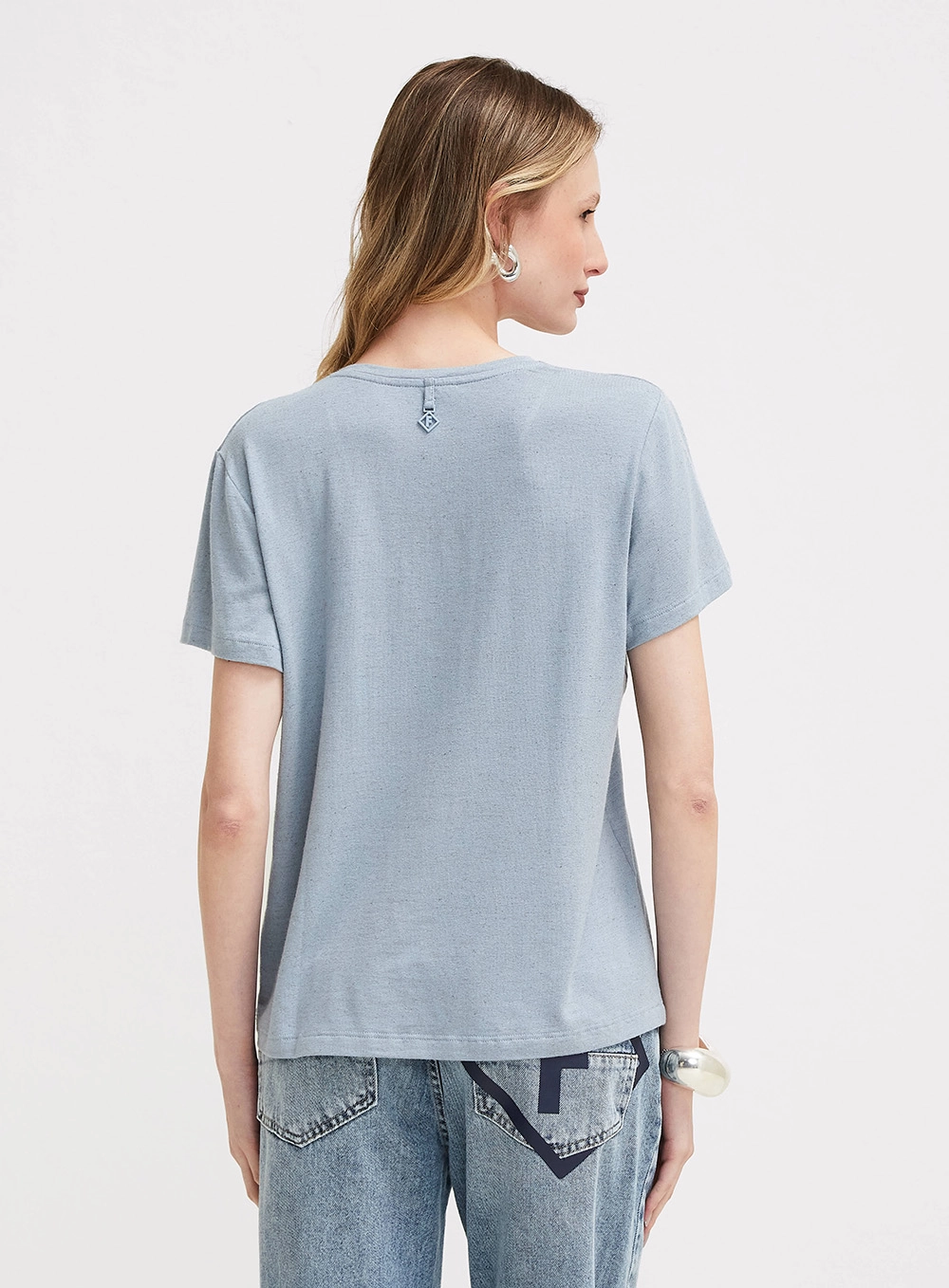 Camiseta Feminina Básica Com Decote V Azul 2