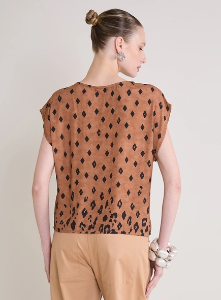 Camiseta Feminina Estampada Decote Canoa