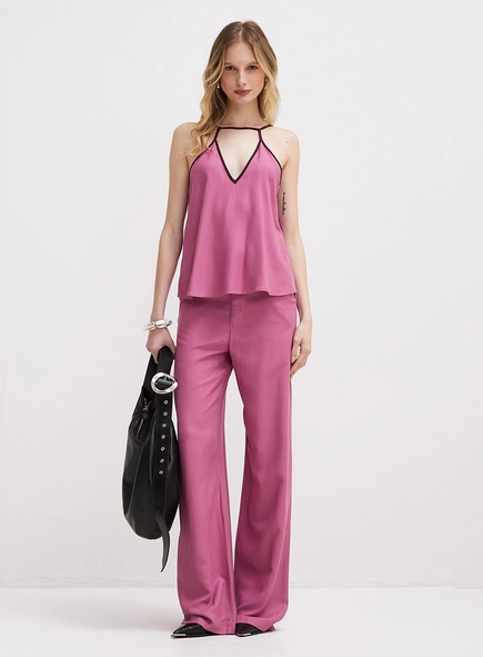 Blusa Solta Decote V Contrastante