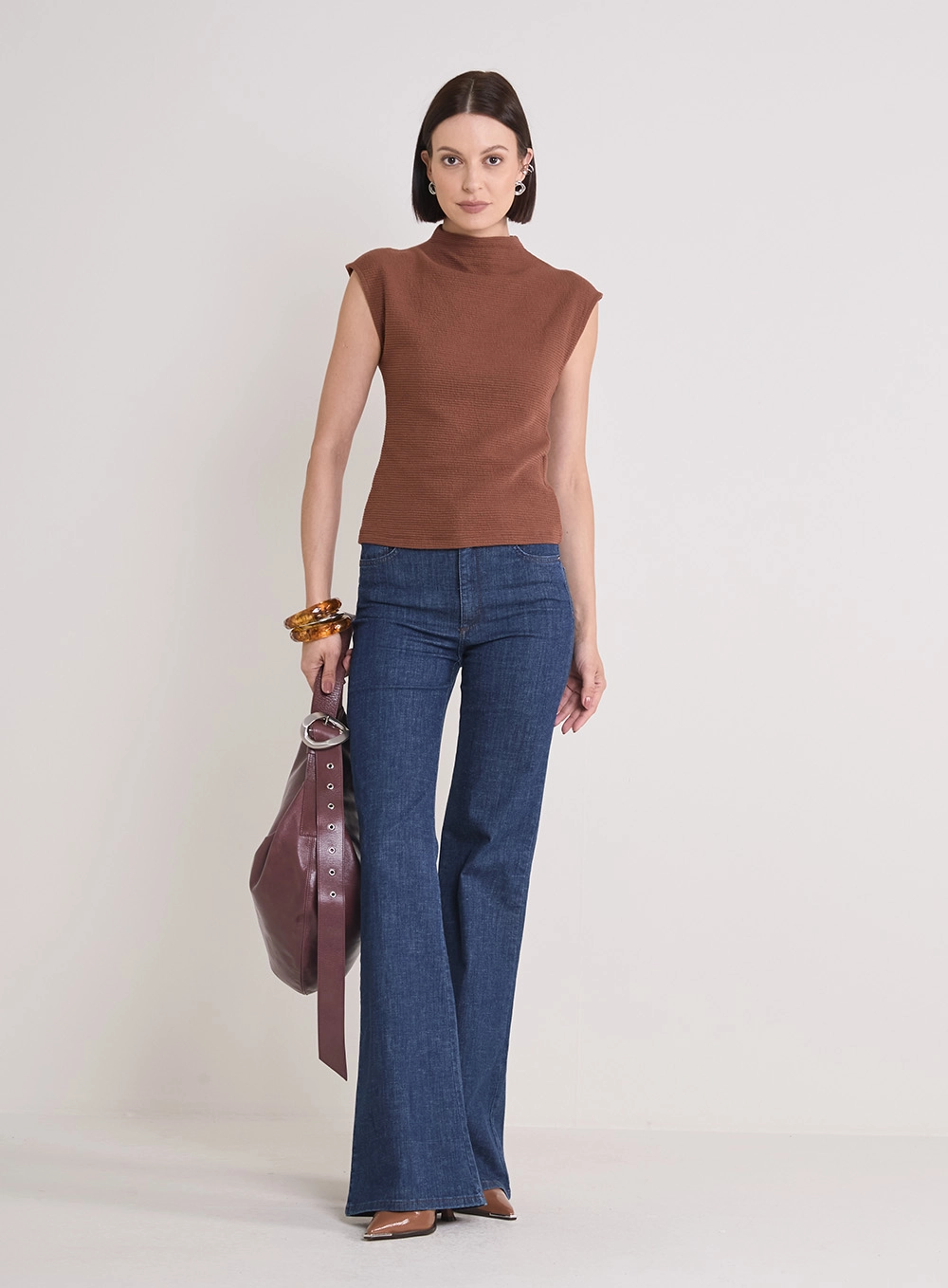 Blusa Canelada Com Gola Japonesa Marrom 1