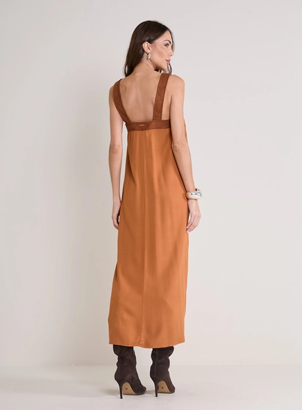 Vestido Longo Reto Suede Com Fenda
