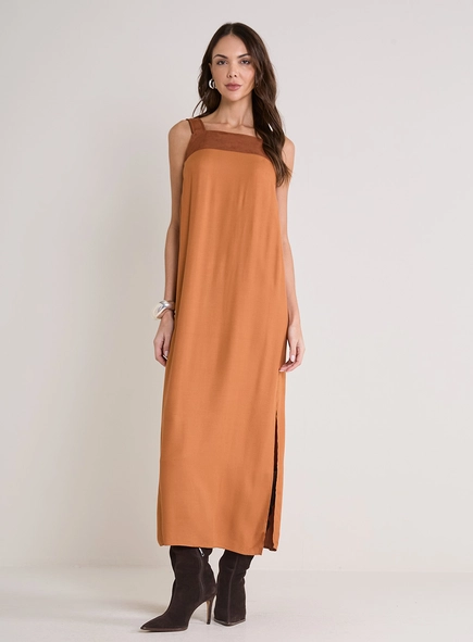 Vestido Longo Reto Suede Com Fenda