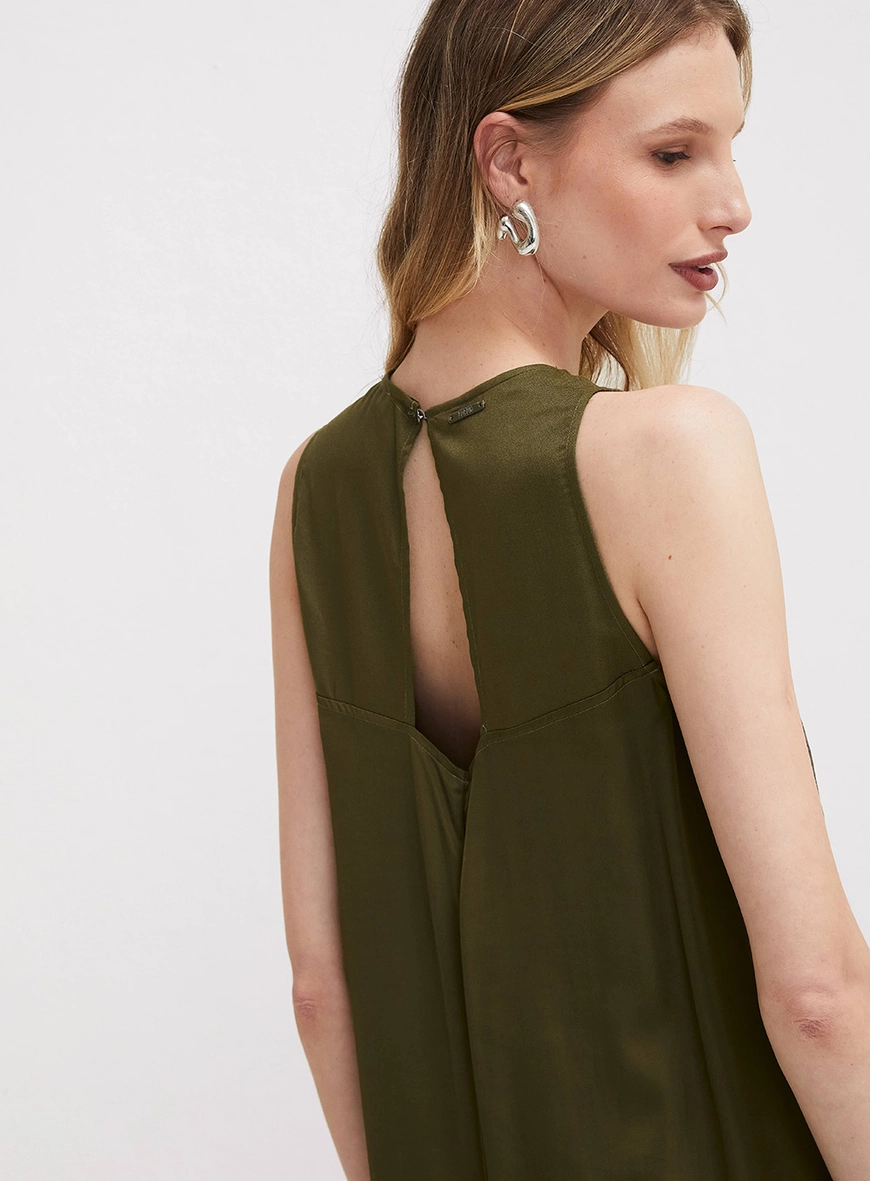 Vestido Midi Solto Com Detalhe Verde