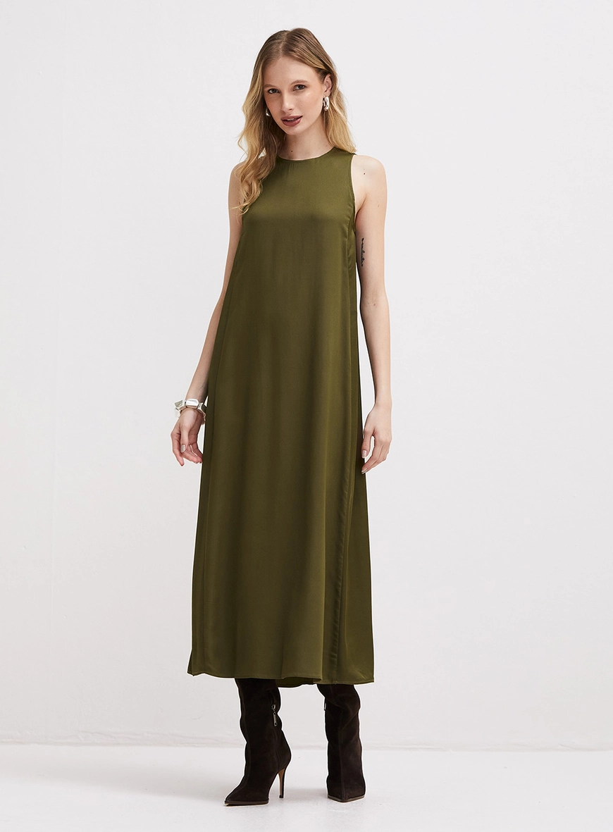 Vestido Midi Solto Com Detalhe Verde