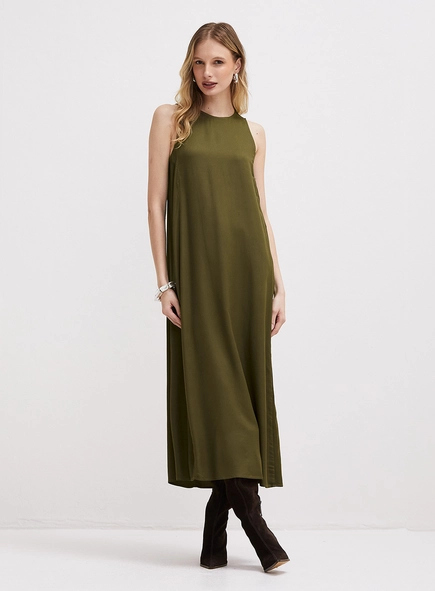 Vestido Midi Solto Com Detalhe