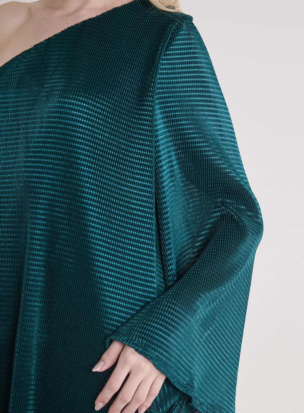 Vestido Curte Manga Única Texturizado Verde 3