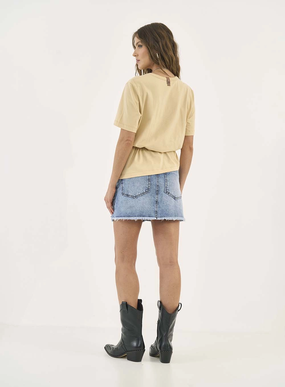 Camiseta Boy Com Estampa Bege