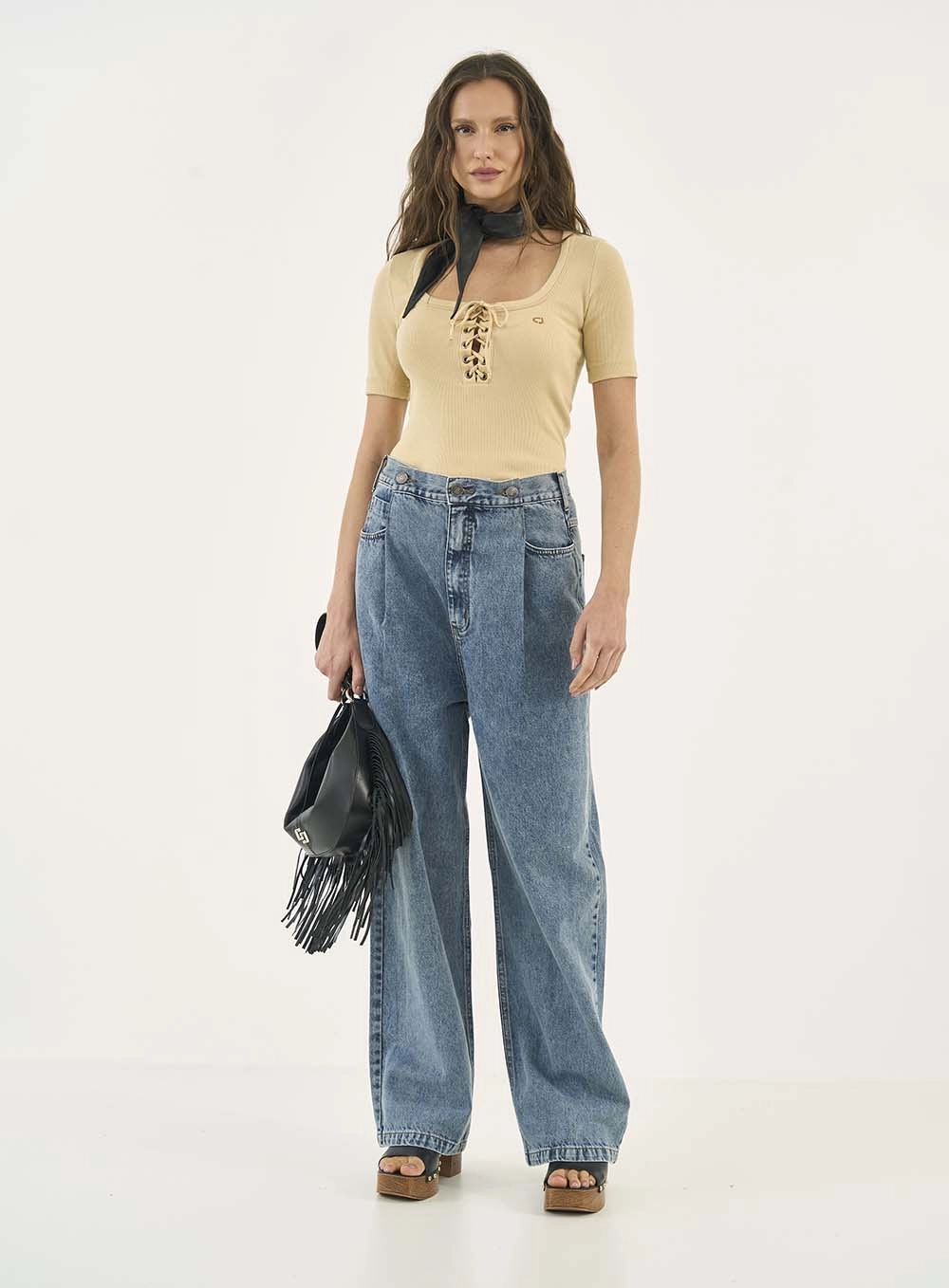Blusa Canelada Comfy Com Amarração Bege
