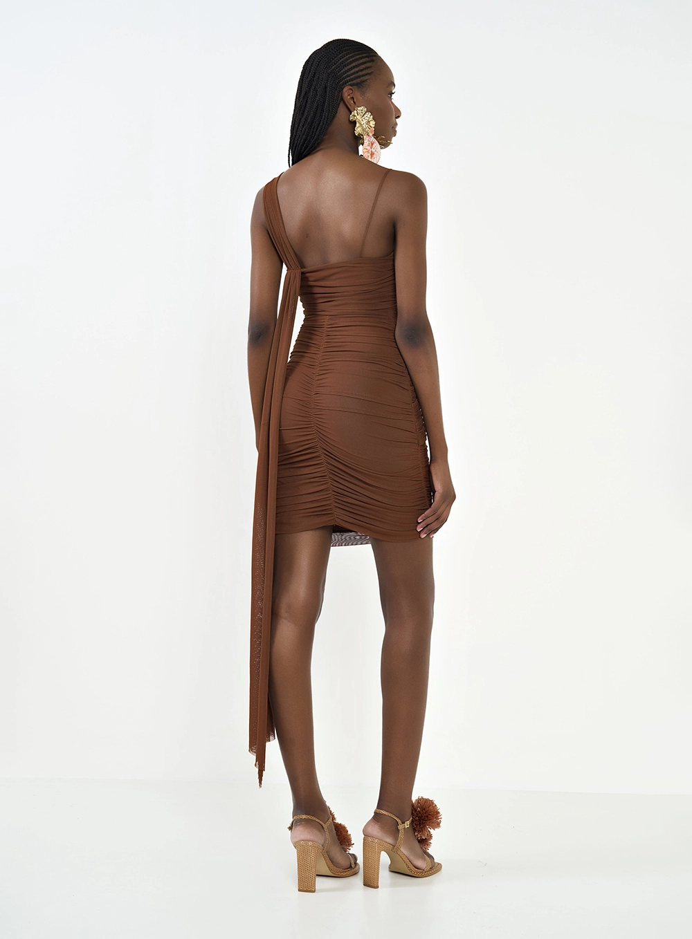 Vestido Curto Drapeado Em Tule Marrom